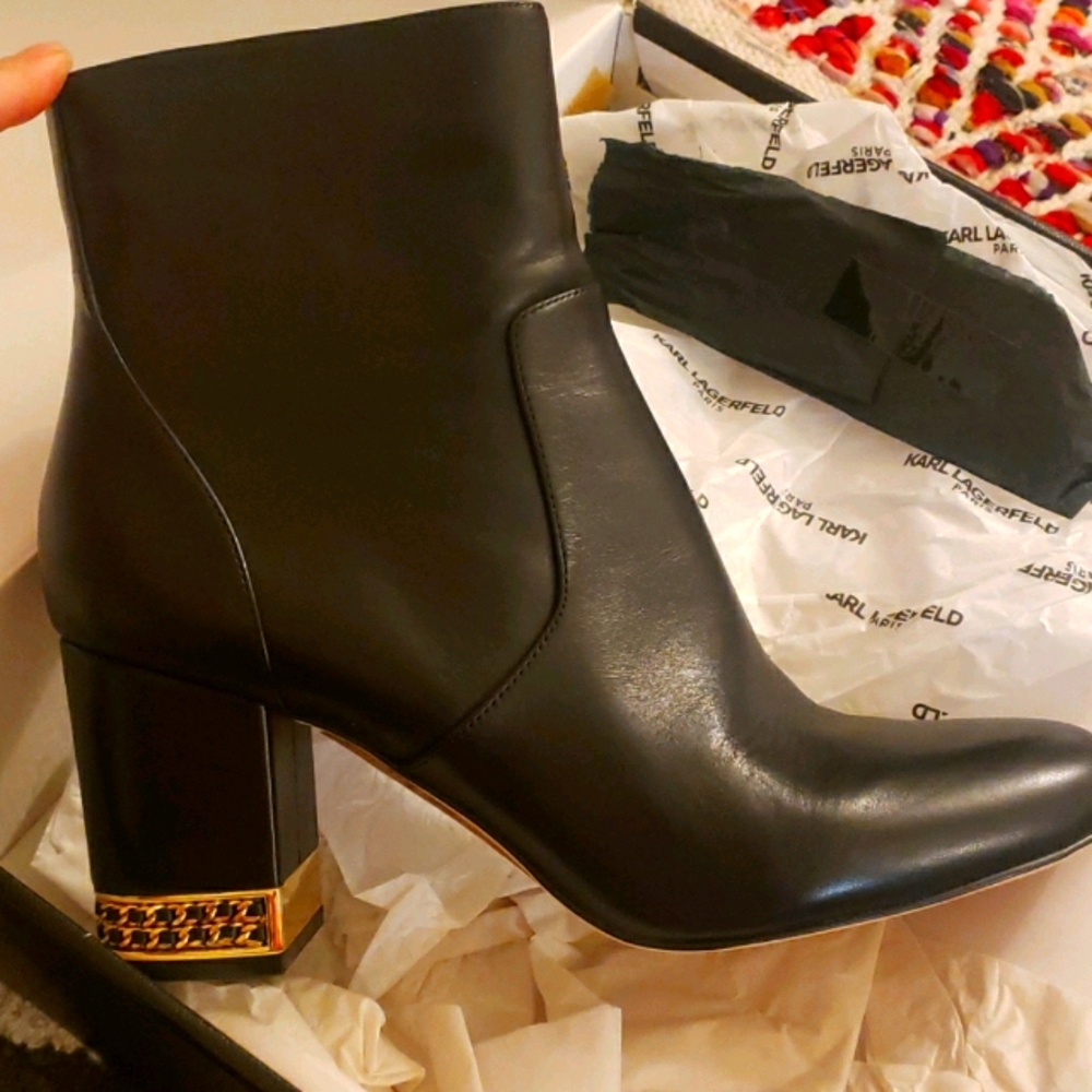 Karl Lagerfeld boots Sophia 10m